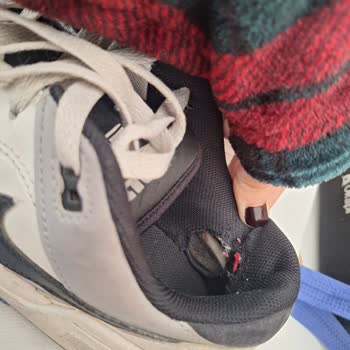 Kısa Sürede Deforme Olan Nike Ayakkabı Ve Tekrarlanan Yanıltıcı İnceleme Sonuçları