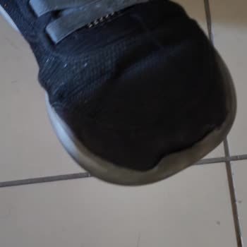 Skechers Çocuk Ayakkabısında Erken Aşama Yıpranma Ve Parçalanma