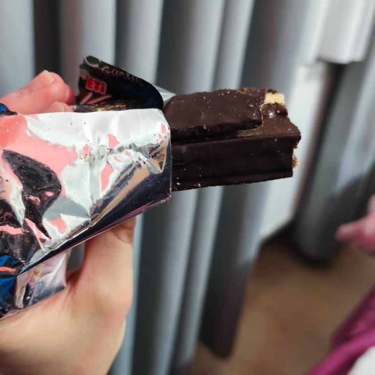 Eti Karam Çikolatasının Boş Ve Renk Bozukluğu Sağlık Endişesi Yaratıyor