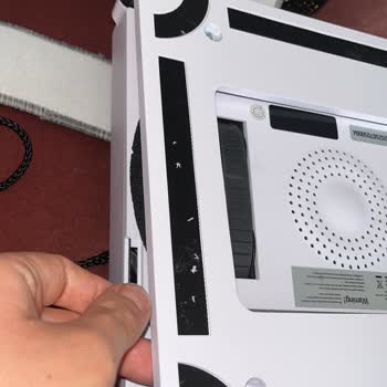 Havit Akıllı Cam Silme Robotu Düşerek Kırıldı, Servis Kullanıcı Hatası Dedi, İade Talep Ediliyor