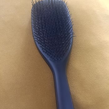 Kısa Sürede Deforme Olan Saç Fırçası Ve Cevapsız Müşteri Hizmetleri