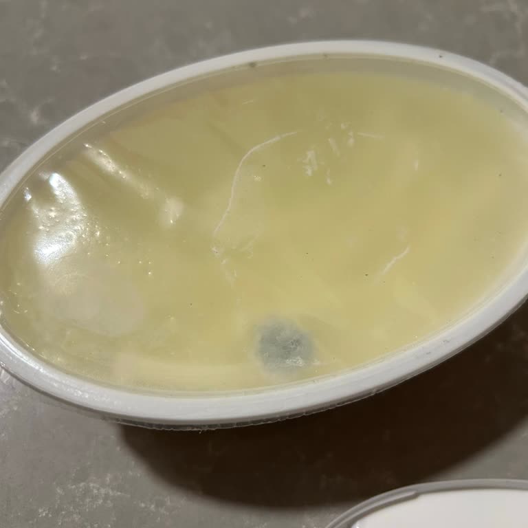 Son Kullanma Tarihi Uzun Olmasına Rağmen Ekici Peynir Çubuklarında Küf