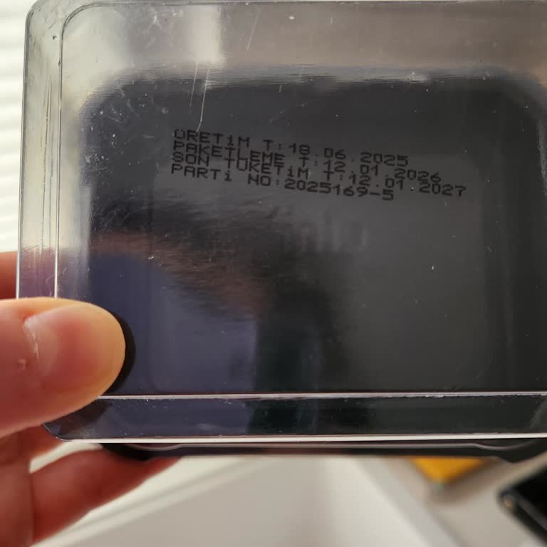 Metalik Ve Aseton Benzeri Tatlı Peynirde Sağlık Endişesi