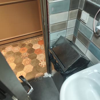 Tavuk Dünyası Çanakkale İskele Şubesinde Hijyen Ve Üst Kat Kapatılması Sorunu