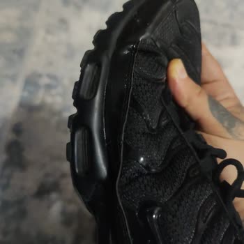 Nike Air Max Plus Ayakkabım İlk Ayda Açıldı, Barçın Kullanıcı Hatası Diyor