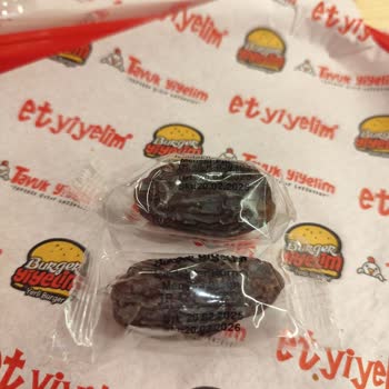 Gıda Güvenliği İhlali: Son Kullanma Tarihi Geçmiş Hurma Ve Geciken Servis