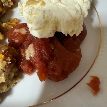 Ayva Ve Kabak Tatlıları Ezilmiş Ve Sunulamaz Şekilde Teslim Edildi