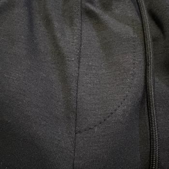 Nike Eşofman Altındaki Hızlı Renk Atması Ve Tüylenme İçin Para İadesi Talebi