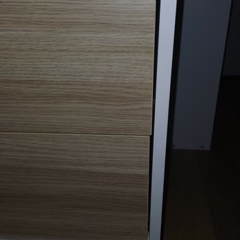 London Model Gardıropta Kapak Uyumsuzluğu Ve Parça Yamuklukları