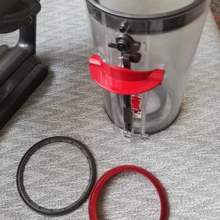 Dyson V11 Süpürgenin Toz Haznesi Contası Kırıldı, Garanti Kapsamında Hızlı Çözüm Talebi