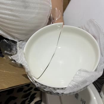 Aksu Home Gebze’de 80 Bin TL’lik Alışverişte Sürekli Kırık Ve Yanlış Ürün Gönderimi