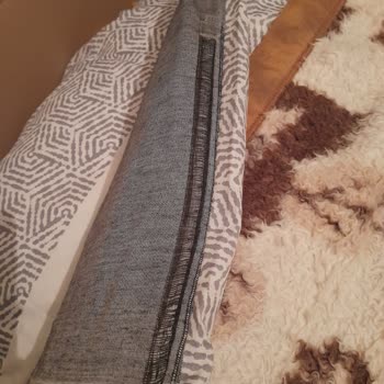 Nevresim Takımlarında Yırtık Ve Tam Ücret İadesi Talebi