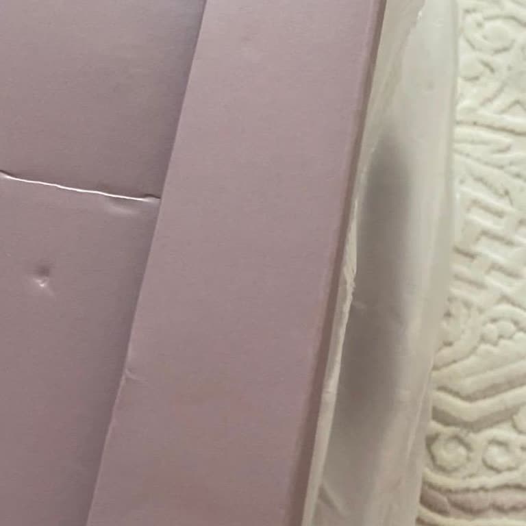 Eksik Sandalet Ve Hasarlı Paket Şikayeti