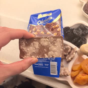 Son Kullanma Tarihi Geçmemiş Ülker Fındıklı Sütlü Çikolata Bozuldu