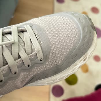 Columbia Spor Ayakkabısında Kısa Sürede Deformasyon Ve Ücret İadesi Talebi