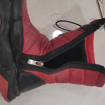 Benetton Çocuk Botları Kısa Sürede Yırtıldı, Değişim Süreci Uzadı