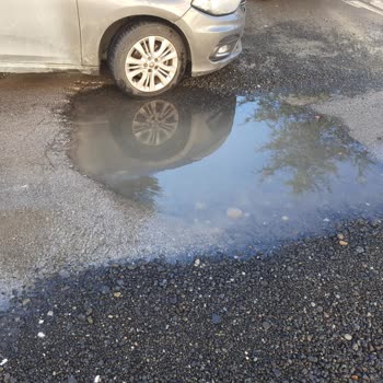 Arsin Anadolu Lisesi Önündeki Çukur Öğrencileri Tehlikeye Atıyor