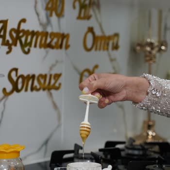 Salon Safir (Sultanbeyli) Hem Aksaklıklar Yaşandı Hem De Hizmet Kalitesi Anlatılanın Altında Kaldı