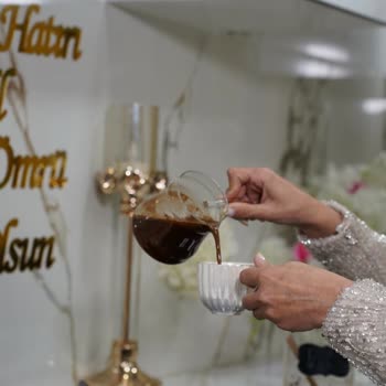 Salon Safir (Sultanbeyli) Hem Aksaklıklar Yaşandı Hem De Hizmet Kalitesi Anlatılanın Altında Kaldı