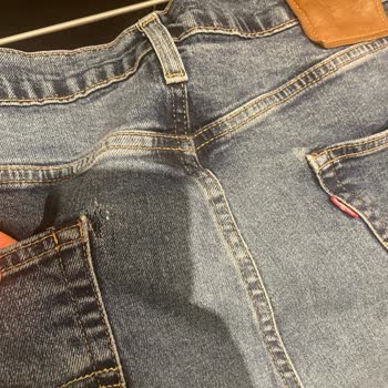 Levi’s 502 Pantolonlarda Arka Cep Yırtılması Ve Kalite Şikayeti