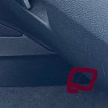 BMW 3.20i Sağ Ön Konsolda Sürekli Trim Sesi Sorunu Ve Ücretsiz Onarım Talebi