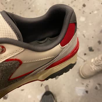 Skechers Ayakkabısının İç Astarındaki Yırtılma Red Edildi