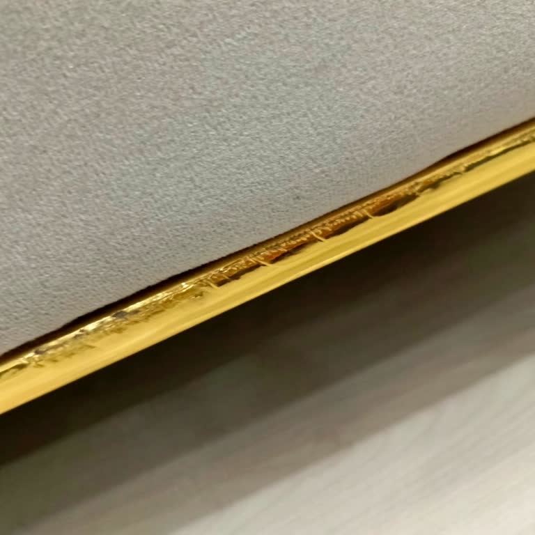 Açık, Kirli Ve Hasarlı Koltuk Teslimatı, Firmadan Çözüm Bekleniyor