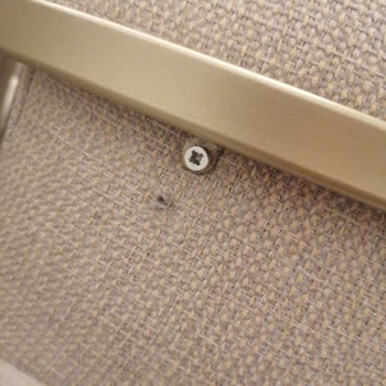 Yanlış Kumaş Çarpık Sandalyeler Ve Tamir Sorunları Nedeniyle Ücret İadesi Talebi