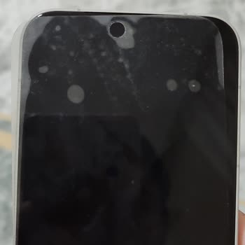 OnePlus 15 Telefonumda Ekran Koruyucu Kayması Ve Çerçeve Renk Solması