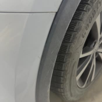 Toyota Servisinde Plastik Parçanın Yanlış Yapıştırılması Güvenimi Sarstı