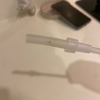 Siyah Lekeler Ve Mikrop Riski İçin Yedek Pipet Talebi