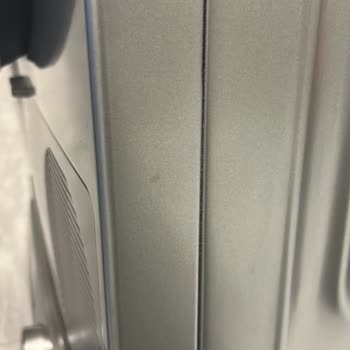 Yeni Beko Kurutma Makinesinde Boya Akarak Koyu Lekeler Oluşması Ve Servis Ulaşılamaması