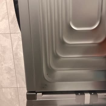 Yeni Beko Kurutma Makinesinde Boya Akarak Koyu Lekeler Oluşması Ve Servis Ulaşılamaması