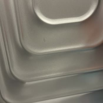 Yeni Beko Kurutma Makinesinde Boya Akarak Koyu Lekeler Oluşması Ve Servis Ulaşılamaması