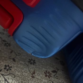 Isparta Petrol Şoförü Kabin Boy Valizime Dikkat Etmedi, Hasar Gördü