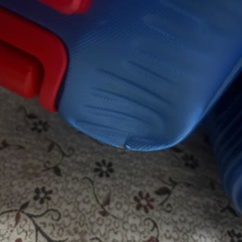 Isparta Petrol Şoförü Kabin Boy Valizime Dikkat Etmedi, Hasar Gördü