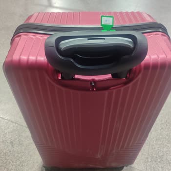 Kırık Bavul Ve Cevapsız Şirket İzmir Otogarı Mağduriyeti