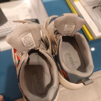 Vicco Mağazasında Kalitesiz Ayakkabı Ve Kaba Personel Davranışı