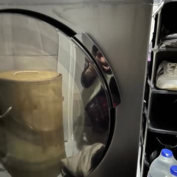 Beko CM10120A Çamaşır Makinesi Su Sızdırıyor Ve Zeminde Hasar Oluşturuyor