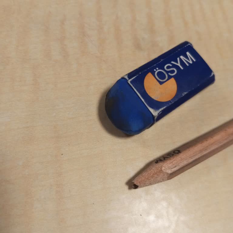 Sınavda Kullanılan Kalem Ve Silgi Kalitesindeki Eksiklikler Ve Sallanan Sıra