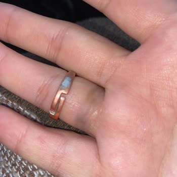 Sevgililer Günü Hediyesinde Hızlı Kararma Ve Parmak Morarması
