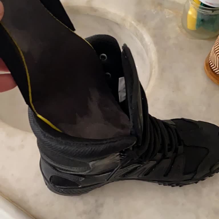 Su Geçirmez Olması Gereken Bot Su Alıyor Ve Mağdur Oldum