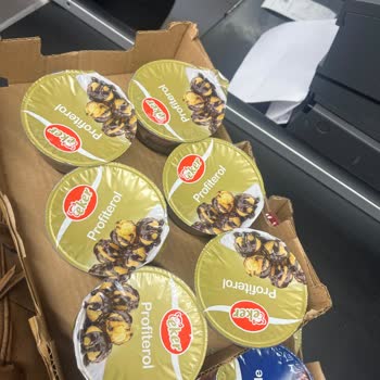 Gıda Güvenliği İhlali: Okul Çevresinde Tarihi Geçmiş Sütlü Tatlı Satışı