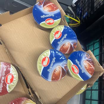 Gıda Güvenliği İhlali: Okul Çevresinde Tarihi Geçmiş Sütlü Tatlı Satışı