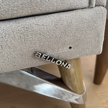 Koltuk Takımında Amblem Sorunu Ve Konsol Kapak Ayarı İlgisiz Servis Tarafından Cevapsız Bırakılıyor