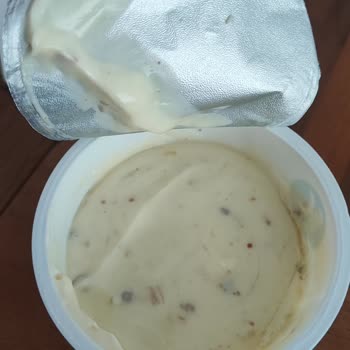 Ambalajı Ananaslı Gösteren Sek Quark Kutularında Farklı Ürün Çıktı