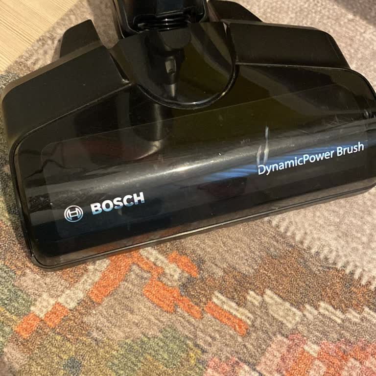 Bosch Ultimate 7 Dik Süpürge Başlık Fırçası Halıda Takılıyor Ve Dönmüyor