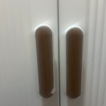 Aytaşı Dolabının Kulplarının Boyasının 2,5 Ayda Dökülmesi Ve Ücretsiz Değişim İsteği