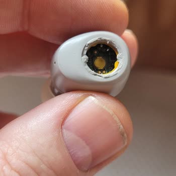 JBL Wave 100 TWS Kulaklıkta Tuş Bölümlerinin Kırılması Ve İşlevsiz Hale Gelmesi