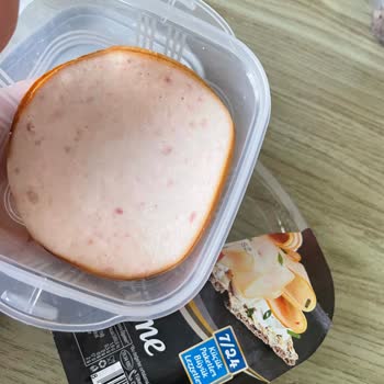 Namet Salamı Süresi Dolmamış Olmasına Rağmen Kupkuru Ve Sert